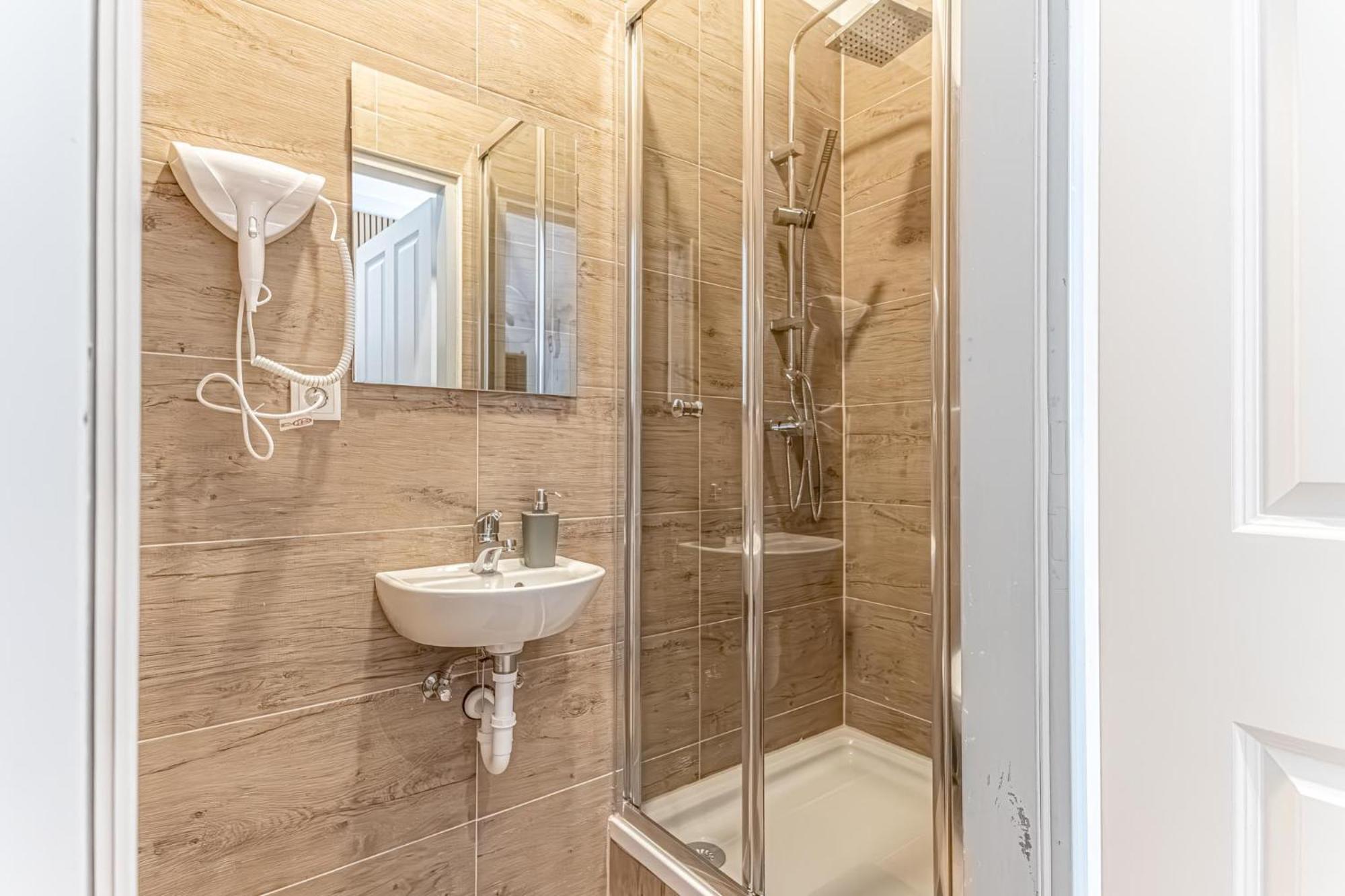 Wiener Stadthalle Boutique - Ideal For Couples * Wenen