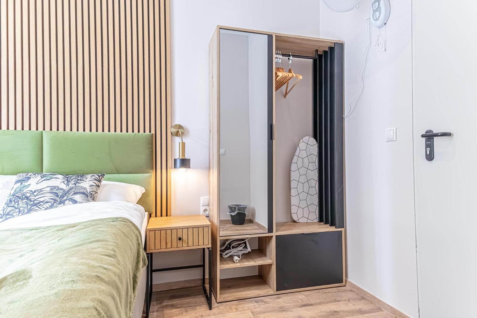 Appartement Wiener Stadthalle Boutique - Ideal For Couples Wenen
